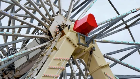Centre of the ferris wheel 動画素材 338174357