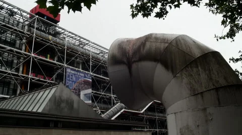 Centre Pompidou in rainy ambience 스톡 동영상 41464565