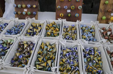 Ceramic drawer pulls at the Friday street market, Lourmarin, Vaucluse, Proven Stock Photos