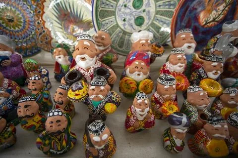 The ceramic figurines in the bazaar. Photos