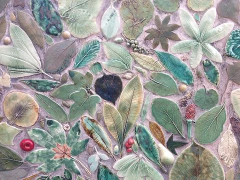 Ceramic leaf art mosaic with natural patterns Foto stock