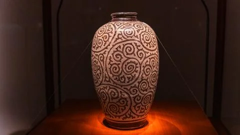 Ceramic Vase Display vase display case traditional pattern Stock Photos