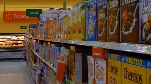 Cereal aisle in walmart Vídeos de archivo 45231799