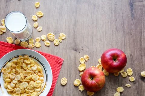 Cereal and fruit for Breakfast on the table. Delicious food at h Foto stock