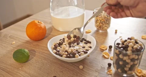Cereal with milk for Breakfast Video stock 146178435