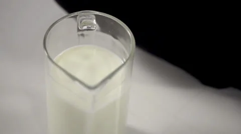 Cereal milk close Vidéo 22675966