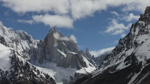Cerro Torre timelapse Stockbeeldmateriaal 328007677