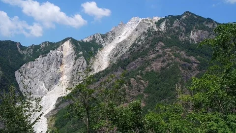 Cervaiole marble quarrie 動画素材 112981468