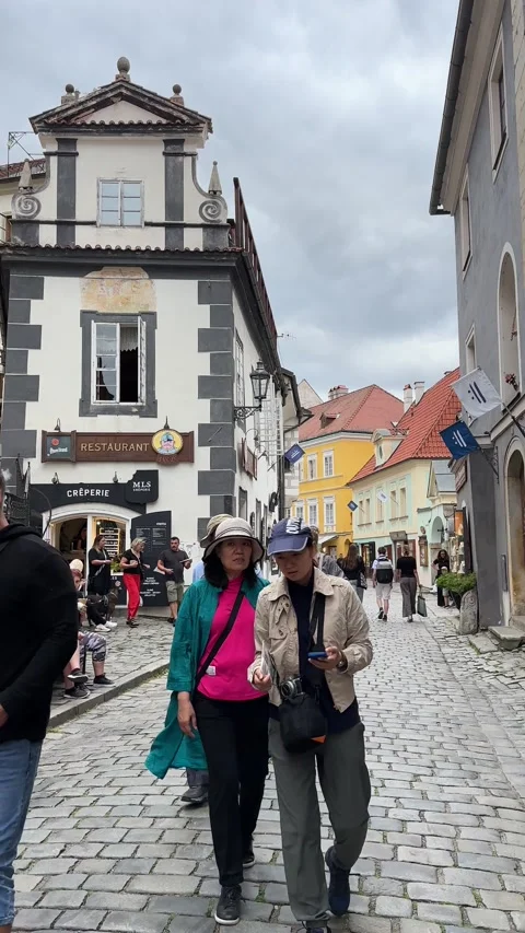Cesky Krumlov, Czech Republic, walking medieval streets Vidéo 280259093