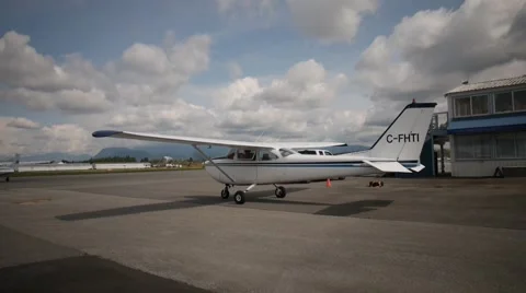 Cessna 172 airplane preparing for takeoff Stock Footage 49090911