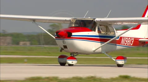Cessna 172 Taxi In Stock Footage