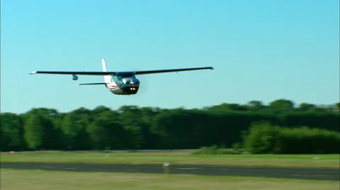 Cessna 206 Fly By Stock-Footage 39588688