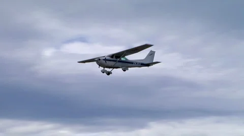 Cessna coming in to land Vidéo 943147