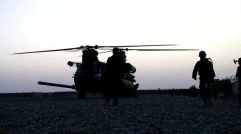 CH-47 prepares for takeoff (HD) c Vidéo 526044