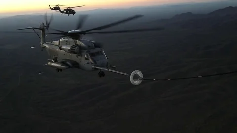 CH-53E Super Stallion Refueling Stockbeeldmateriaal 81011586