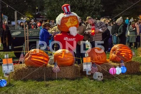 CHADDS FORD, PA - OCTOBER 18: The Great Pumpkin Carve carving contest on October Stock Photos