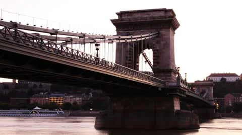 Chain Bridge Timelapse Budapest 08 Stockbeeldmateriaal 8874010