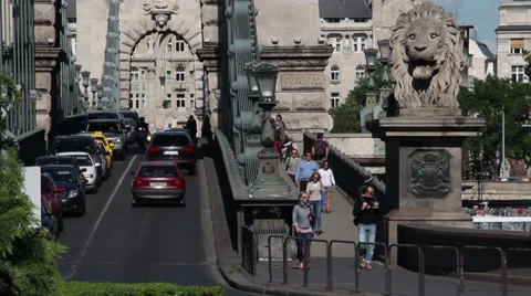 CHAIN BRIDGE TRAFFIC BUDAPEST Stock Footage 39493997