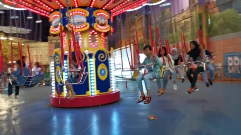 Chain Carousel Stockbeeldmateriaal 240423106