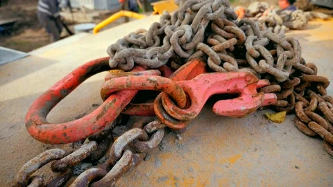 Chain in full size, slow motion, sliding Video stock 142497010