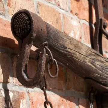 Chain on a rusty hook Foto stock