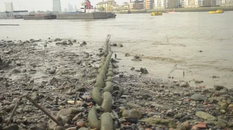 Chain into the Thames Stock Footage 41583179