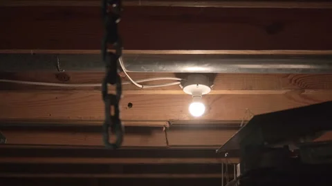 Chains in basement captive Vidéo 144666951