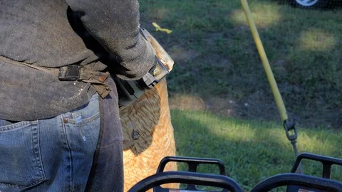 Chainsaw Carving 스톡 동영상 103643225