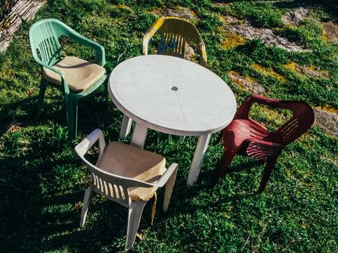 Chairs and table Stock-Fotos