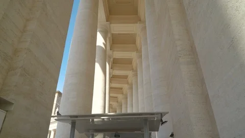 The chairs on the side of the Basilica of Saint Peter in Rome Italy 스톡 동영상 88186470