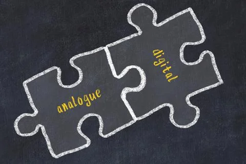 Chalk drawing of two puzzles with words analogue and digital. Concept of solv Illustrazione stock