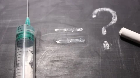 Chalk a question mark, a concept of doubt, indecision in the business choice 스톡 동영상 149032154