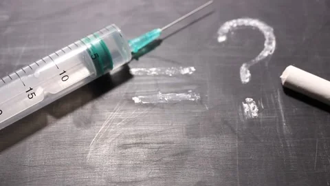 Chalk a question mark, a concept of doubt,  medicine Vídeo Stock 151618678