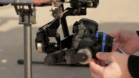 The chamber is stabilized on the copter. Video stock 75863175