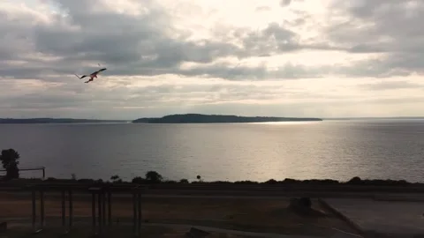 Chambers Bay Kite Left to Right Orbit Vídeo Stock 155908530