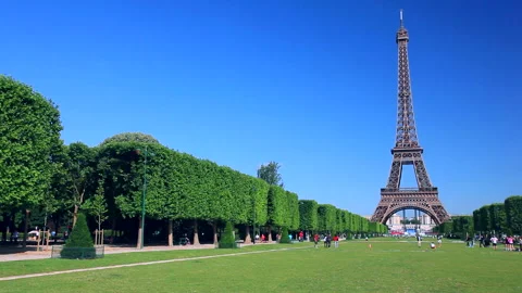 Champ de Mars Park and the Morning Eiffel Tower Stock Footage 332456948