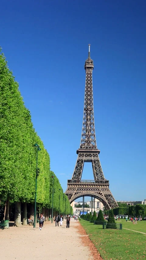 Champ de Mars Park and the Morning Eiffel Tower Stock Footage 332456991