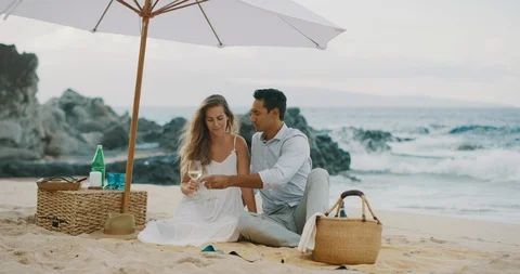 Champagne and romance on the beach Stock Footage 116263382