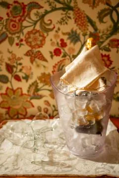 Champagne bottle in ice Foto stock