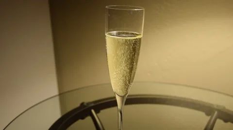 Champagne bubbling 動画素材 45592748
