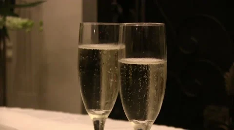 Champagne in glasses bubbling Stock Footage 41667793
