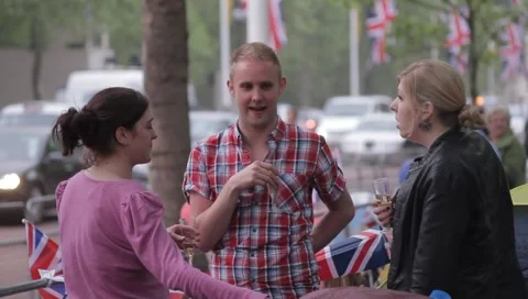 Champagne on The Mall Видео 5035337