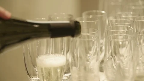 Champagne pouring shot Stock Footage 129015821