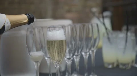 Champagne pouring at a Wedding Video stock 47778012
