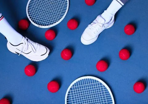 Champions keep playing until they get it right. two women standing on the tennis Foto stock
