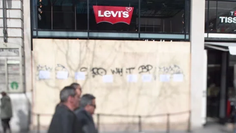 Champs-Elysees Storefront After Protest people walking 動画素材 303061670