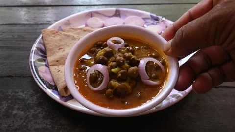 Chana Masala with Roti. 動画素材 243668011