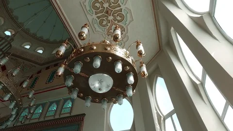 The chandelier in the mosque is Arab architecture. Stock Footage 77330613