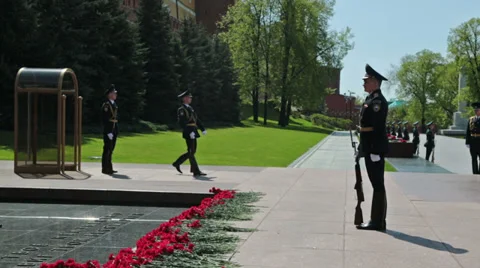 Change of guard of honor at the Tomb of the Unknown Soldier Stock Footage 39829885