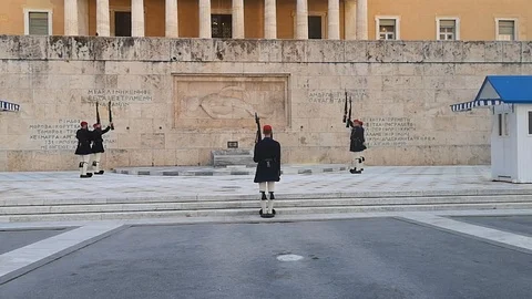 Change of guards 動画素材 122290335